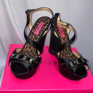 Black and Cheetah Betsy Johnson Size 9.5 Heels